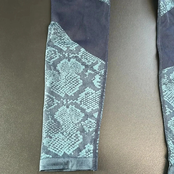 Joy Lab Snake Skin Print Leggings Women's L Fold Over Waist‎ Athleisure Athletic - Picture 2 of 11